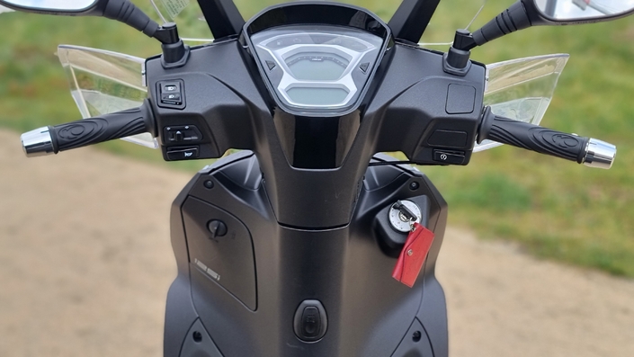 Scooter pas cher, le Kymco People S 125 peut-il tout faire ?