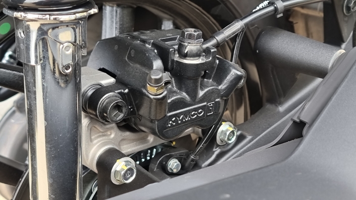 Scooter pas cher, le Kymco People S 125 peut-il tout faire ?