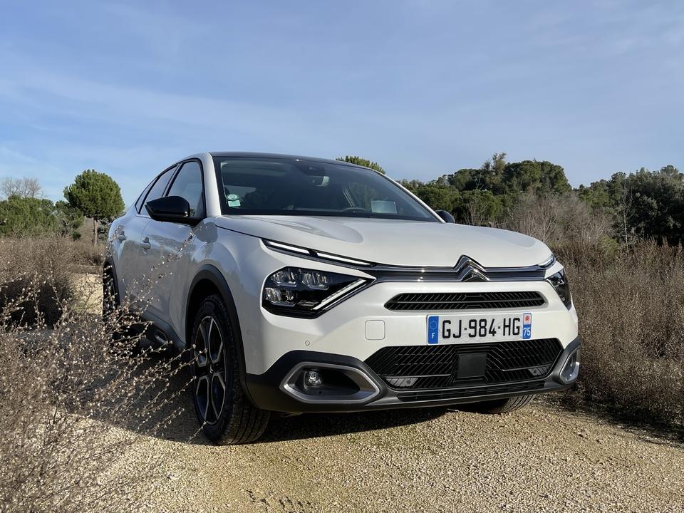 Norev 1:43 Citroën ë-C4 X SUV-Coupé 2023 – Grigio Metallizzato (Platinum Grey)
