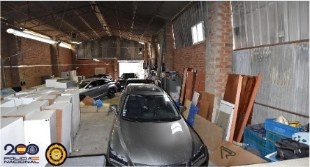 
Ce hangar situé près de Barcelone abritait 5 véhicules volés. L'opération de récupération a été menée avec l'aide de la Guardia Civil (photo Coyote)
