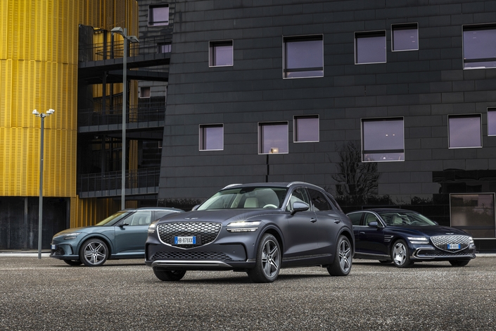 L'offensive française de Genesis débute avec (de gauche à droite) les GV60, Electrified GV70 et Electrified G80.