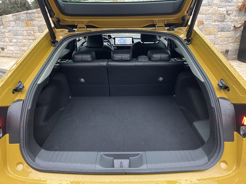 Prise en mains - Toyota Prius 5 (2023) : la Prius met les watts
