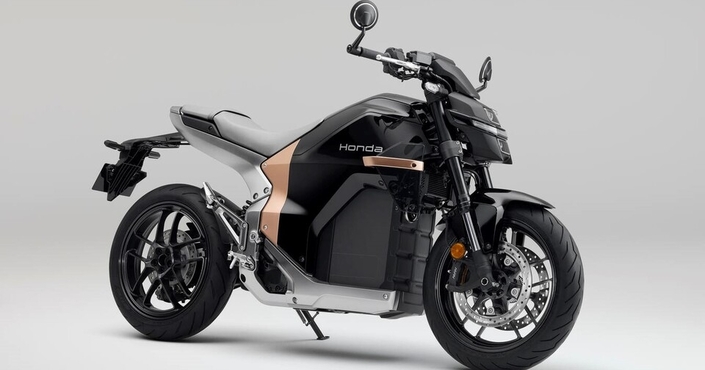 Honda expose son nouveau moteur V3 et sa moto électrique pour la première fois en France à l’occasion du salon de Lyon