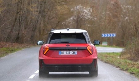 Match : la Mini Cooper S électrique est-elle aussi enthousiasmante que la thermique ?