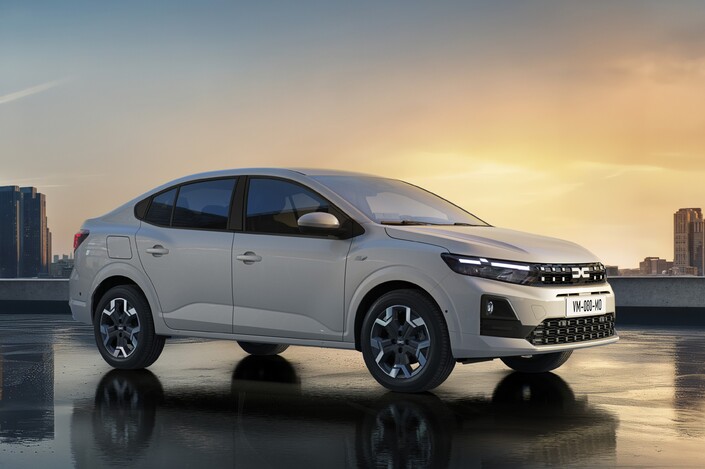 La silhouette de berline tricorps, comme la Logan, n’est plus appréciée des Français depuis longtemps.