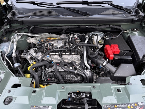 Le 3 cylindres essence suralimenté profite d'une hybridation légère 48 volts. Il développe 140 ch.