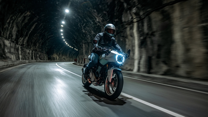 Surprise chez Ducati, la marque dévoile une nouveauté néo-rétro pour fêter ses 100 ans !