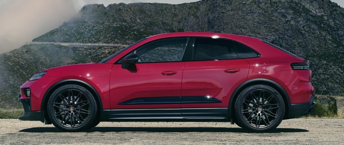 Le Macan GTS récupère moteur et différentiel arrière de la version Turbo, mais la puissance cumulée reste inférieure. Cela posé, avec 571 ch, il y a déjà de quoi faire…