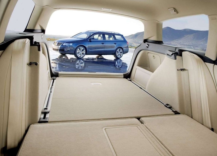 En break, la VW Passat V6 4 Motion peut avaler jusqu'à 1 760 l de bagages.