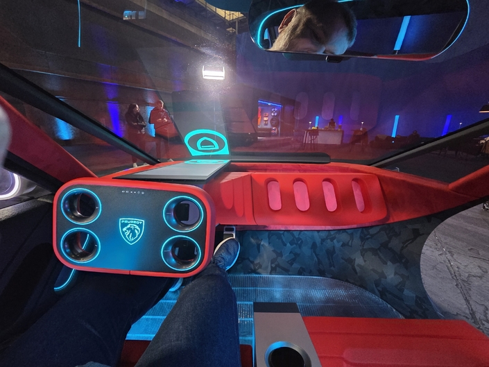 Vous êtes bien à bord d’une voiture, pas d’un vaisseau spatial.