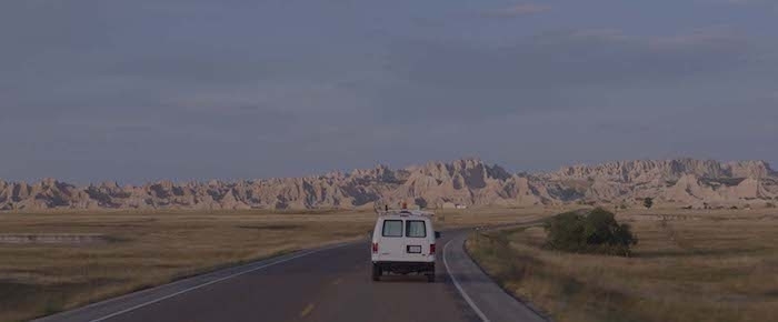 "Nomadland" ou le côté obscur du road trip américain (+ teaser) S1-route-de-nuit-nomadland-ou-le-cote-sombre-du-road-trip-americain-678344