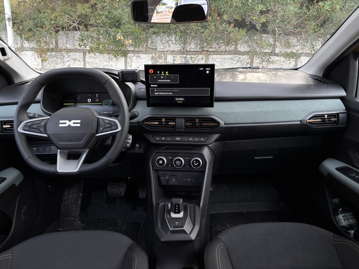 Dans sa version la plus huppée, la Sandero reçoit un écran multimédia de 10'´.