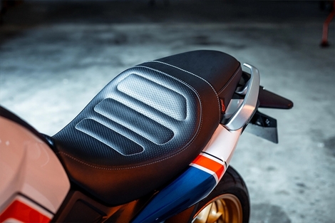 Mash se met au Bleu Blanc Rouge avec une préparation inédite de son roadster FR 750 signée Café Racer Only