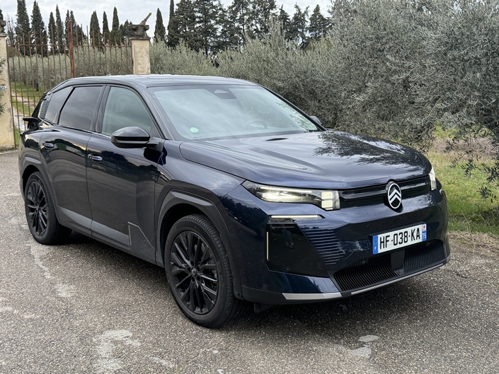 On a mesuré des choses surprenantes au volant du Citroên ë-C5 Aircross Grande Autonomie