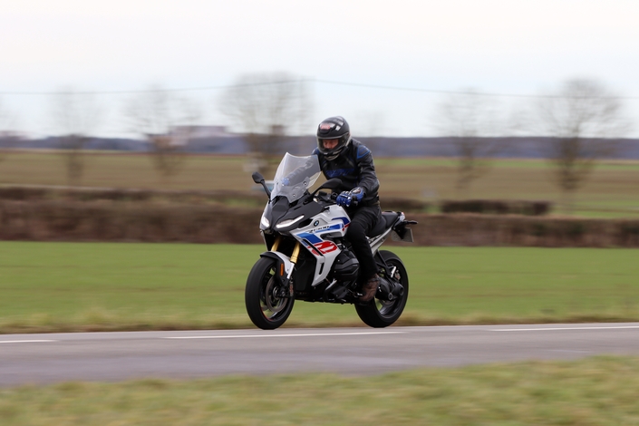 Un virage sportif confirmé pour la BMW R 1300 RS Performance