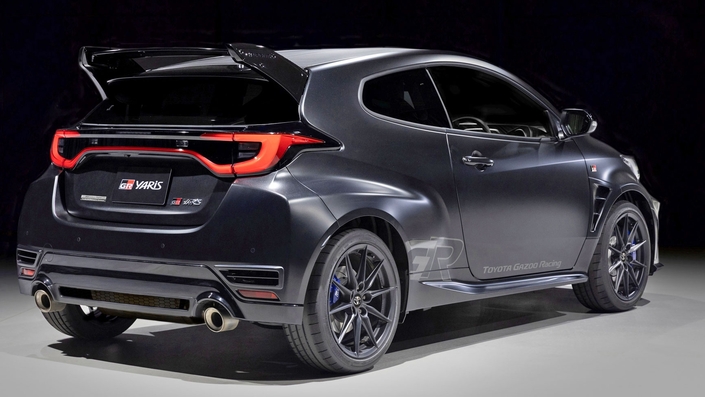 La Toyota Yaris GR est un modèle à part dans la gamme. Pour fêter le titre de Champion du monde des constructeurs de rallyes en 2025, mais aussi le neuvième titre de Champion du monde des rallyes du Français Sébastien Ogier, Toyota a créé une série limitée de la Toyota Yaris GR qui se nomme « Edition Sébastien Ogier ». © Toyota