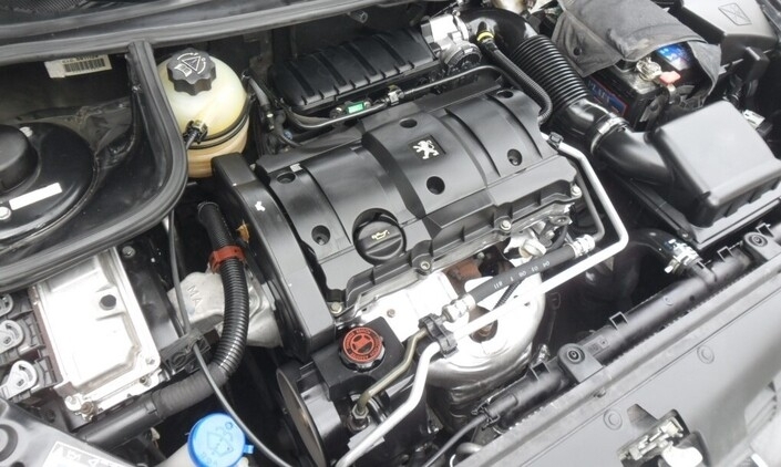 Hormis des quelques rares soucis de joint de culasse en début de carrière, le moteur 1,6 l 16 soupapes de la Peugeot 206 est très robuste.