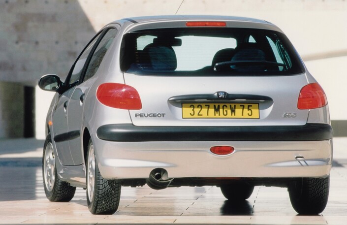 La poupe de la Peugeot 206 ne bougera guère au fil des ans. Ici en 1998.