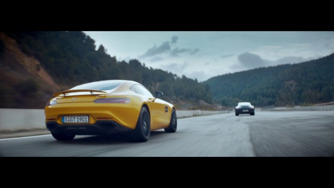 Publicité : Mercedes provoque Porsche