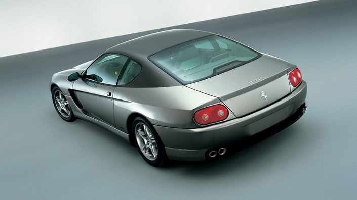 Rarissime, la Ferrari 456 Bicolore de 2002 est la plus recherchée. Elle bénéficie d'une peinture biton et d'une suspension affermie.