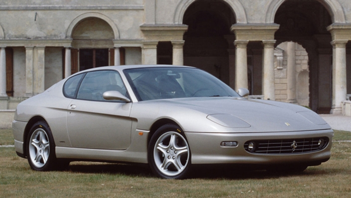 Fin 1998 apparaît la Ferrari 456 M, pour Modificata. Elle reste à 442 ch mais le capot, les boucliers et le tableau de bord sont redessinés.