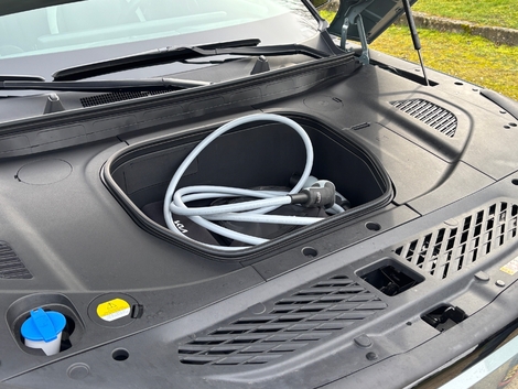 L'EV5 est l'un des rares de sa catégorie à embarquer un frunk de série.