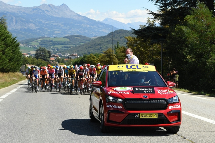 Tour de France : le SUV électrique Skoda Enyaq à la place de la Superb