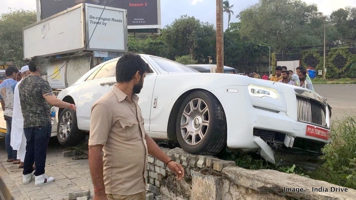 Une Rolls-Royce Ghost accidentée avant sa première immatriculation