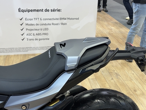 La BMW F 900 R, vous la préférez en promo ou en édition spéciale