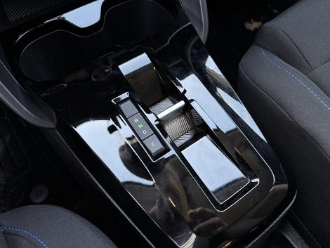 Le sélecteur de vitesses est particulièrement agaçant à utiliser.