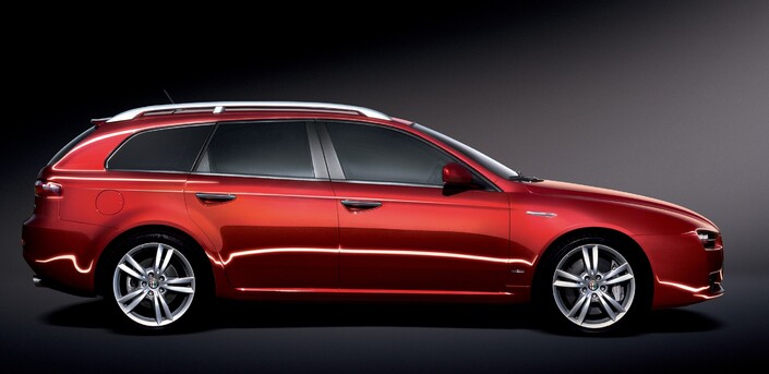 En SW 210 ch Ti, l'Alfa Romeo 159 se révèle particulièrement séduisante. Cette configuration devrait être plus recherchée si on a des visées en collection.