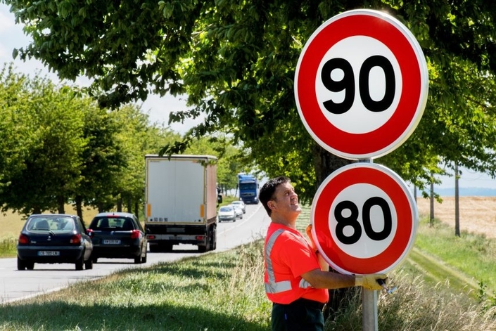 Pas encore collectors, les panneaux 80 pourront dorénavant se recycler en table basse du côté de la Haute-Marne.