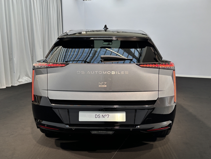 Les feux arrière ceinture vraiment la partie arrière