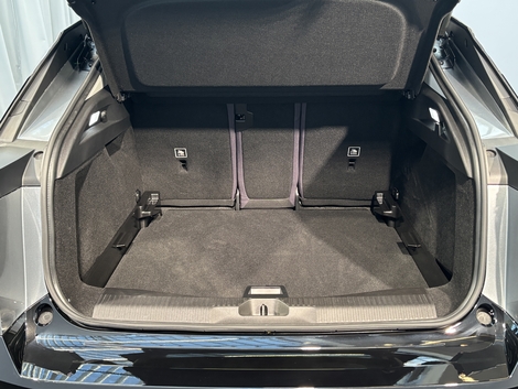 Le coffre dispose d'un volume stable avec 560 litres.