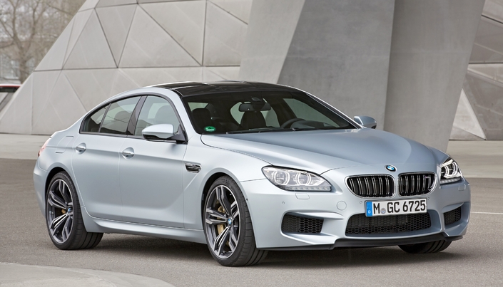 Début 2013, la BMW M6 se voit commercialisée en 4 portes, une variante dite Gran Coupé. Encore une spécificité de cette génération de Série 6.
