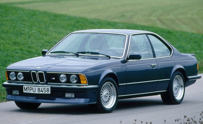 Véritable ode à la finesse, la BMW M635 CSI, apparue en 1983, cache un superbe moteur de 286 ch. Ce sera la première M6, mais pas en Europe.
