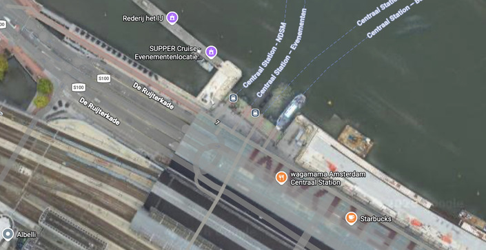 Du côté de la gare, le défilé de vélos est incessant.