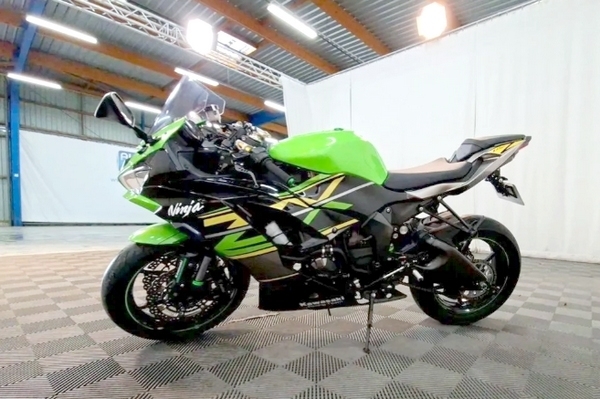 Kawasaki Ninja ZX 6 R 2019 (lot n° 8)
