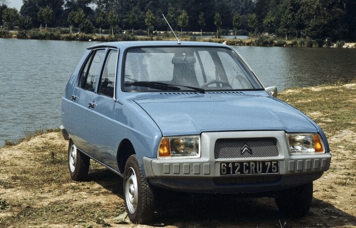A sa sortie en 1978, la Citroën Visa semble aussi peu finie qu'un prototype d'Axel... La clientèle ne le pardonnera pas !