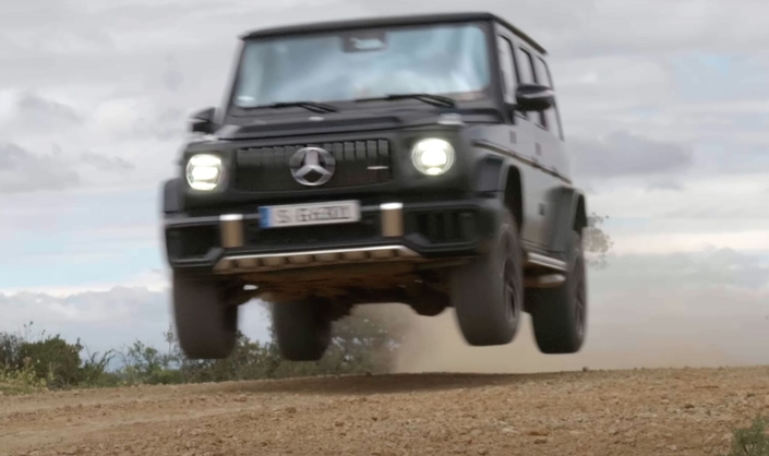 Voici une cascade réelle réalisée lors de notre essai du G63.