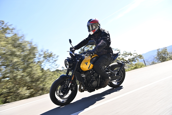 De la puissance sans frein pour la nouvelle Triumph Trident 660 toujours vendue au même prix
