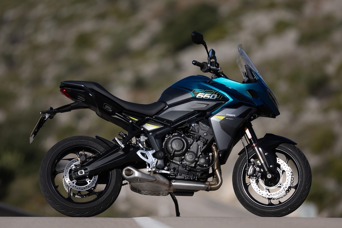 La Triumph Tiger 660 Sport 2026 est une tigresse, qui retrouve son mordant