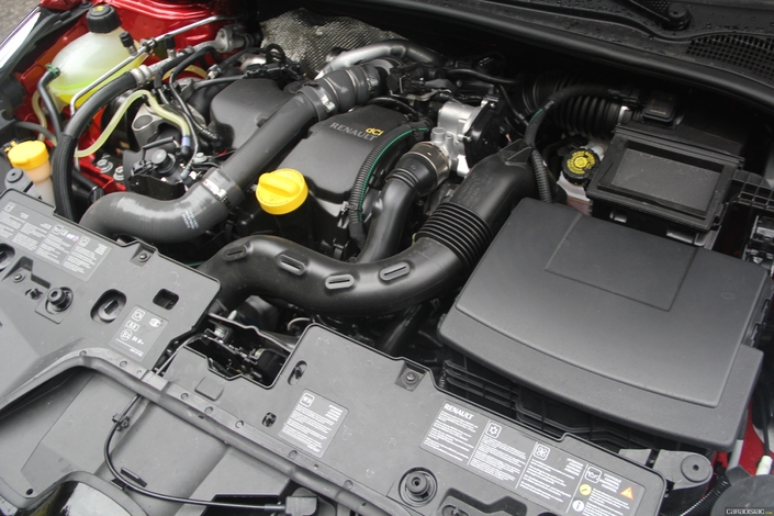 La Clio est globalement moins fiable que la Zoé, même si cette dernière n’est pas exempte de tout défaut.