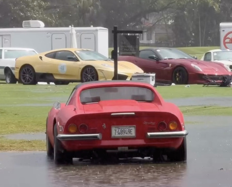 Un orage met sous les eaux des supercars au Moda Miami