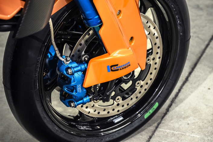 La BMW R 1300 R se dévergonde et devient une Superhooligan !