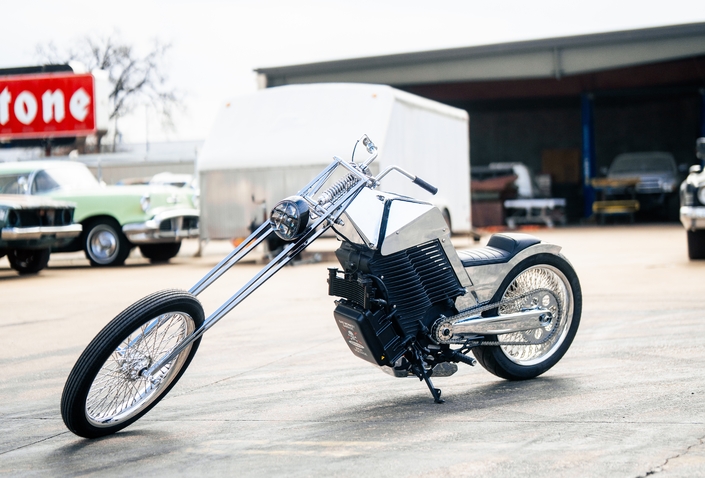 LiveWire se met au custom avec deux motos personnalisées uniques au monde et baisse ses prix