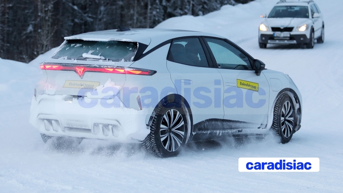 La Cupra Raval s’équipe de la plateforme MEB + qu’elle partage avec la future Volkswagen ID.Polo, mais aussi avec le SUV Skoda Epiq. Il s’agit d’une base dédiée aux petits véhicules électriques du groupe Volkswagen doté d’un moteur électrique positionné à l’avant (traction).