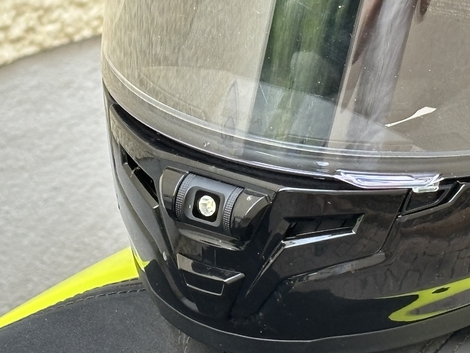 Avec sa technologie de réduction de bruit et son intercom intégré, le Sena Phantom ANC est-il vraiment le casque de demain, nous l’avons testé.