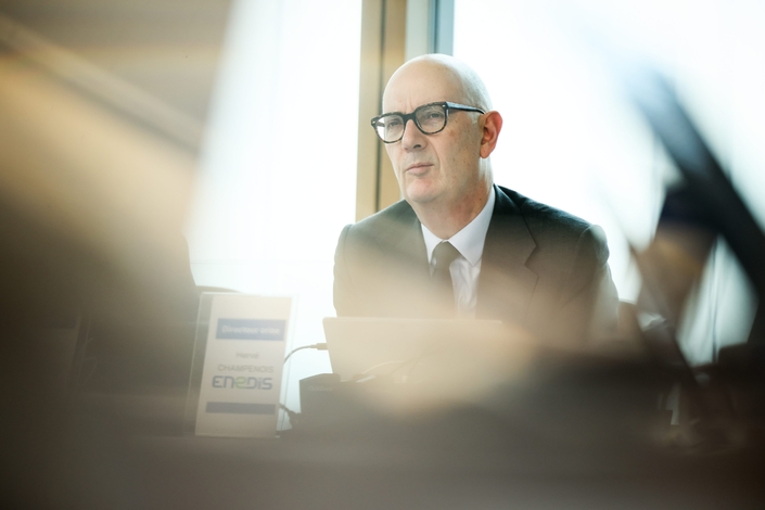 Dans un premier temps, le ministre de l’Économie, Roland Lescure, a sous-estimé le prix de l’essence. Crédit photo : MaxPPP.