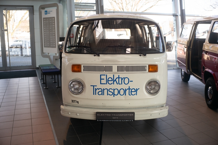 Plongée dans l’antre secret de Volkswagen ou l’on peut offrir une cure de jouvence à son Combi moyennant 100 000 euros